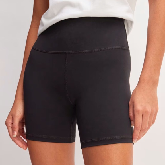 Everlane Pants - Everlane Perform Bike Short Size XS Black Stretch Athletic Moisture Wicking Soft